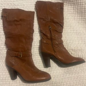 Guess brown boots. Size 6.